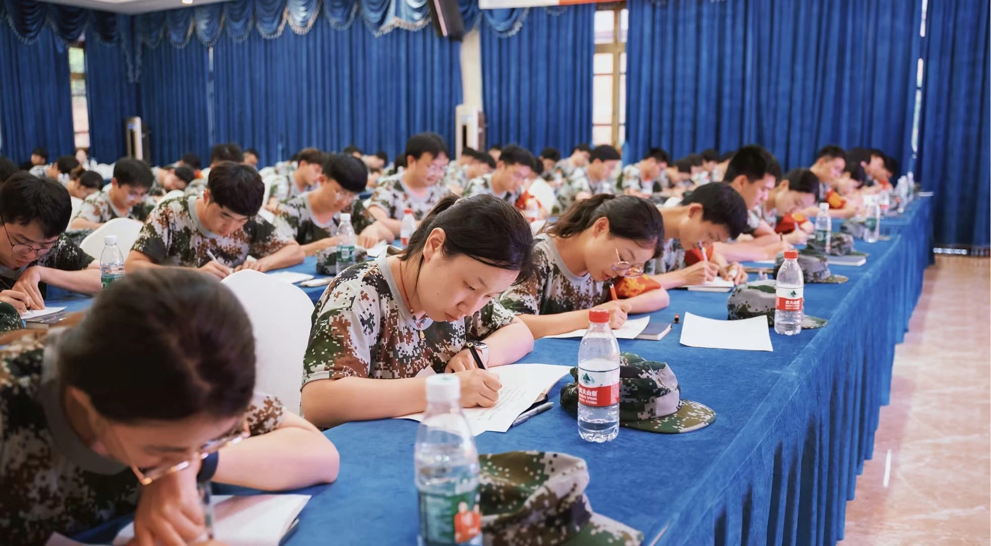 �����ռ�
��ս����